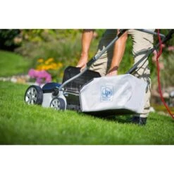 LUX Elektro-Vertikutierer Und -Rasenlüfter E-VL-1800/36 Mit 1.800 W 8 LUX Elektro-Vertikutierer Und -Rasenlüfter E-VL-1800/36 Mit 1.800 W -Werkzeugladen 2725836 2137 2